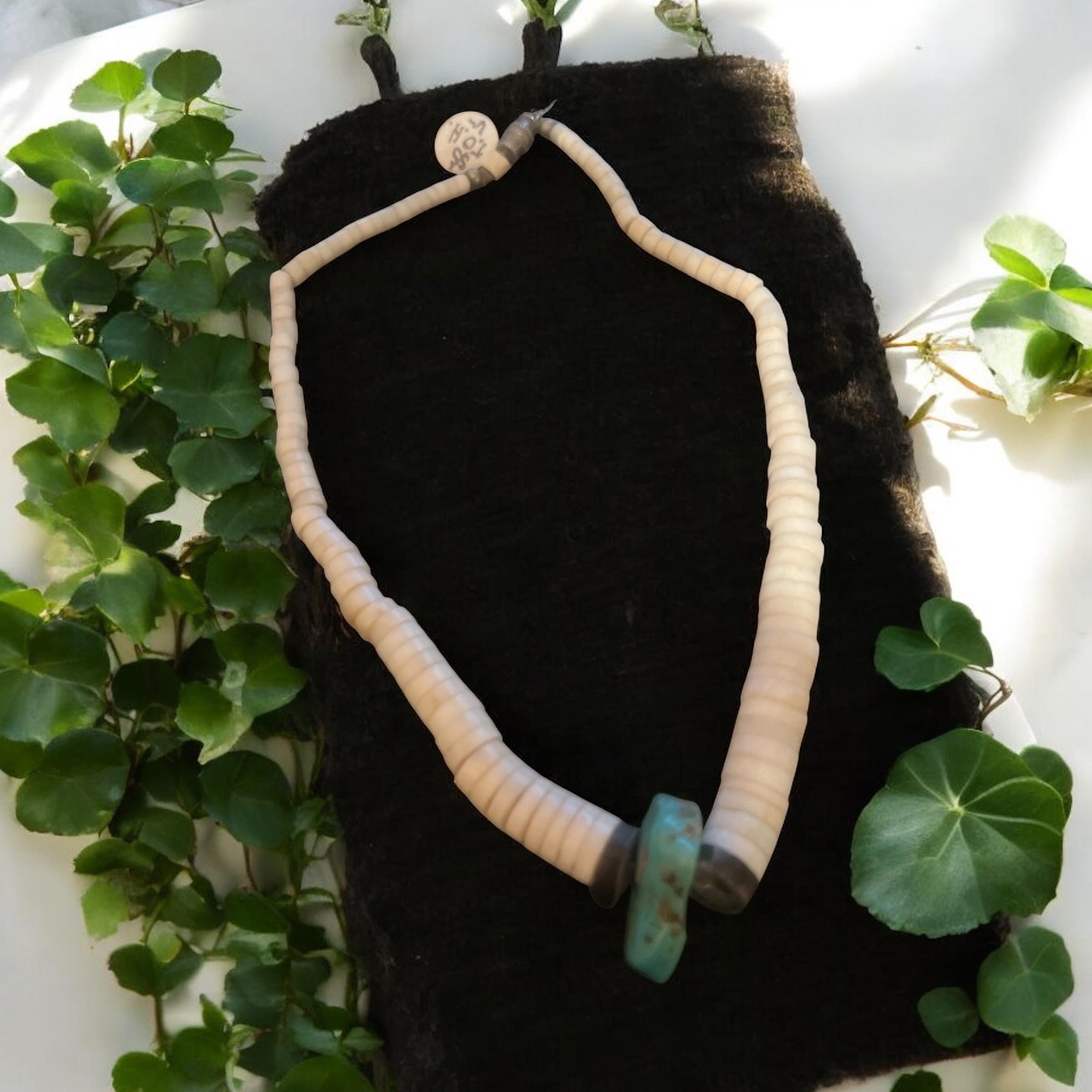 Heishi Shell Necklace with Turquoise Nugget – Southwestern Boho Choker – Unisex 1970s Surf Jewelry Vintage