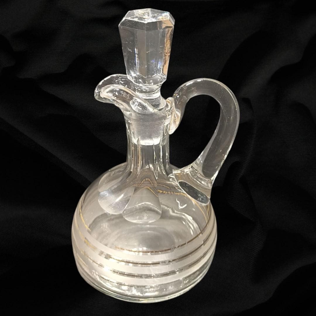 Glass cruet decanter w/ stopper & gold bands –vintage.. elegant...