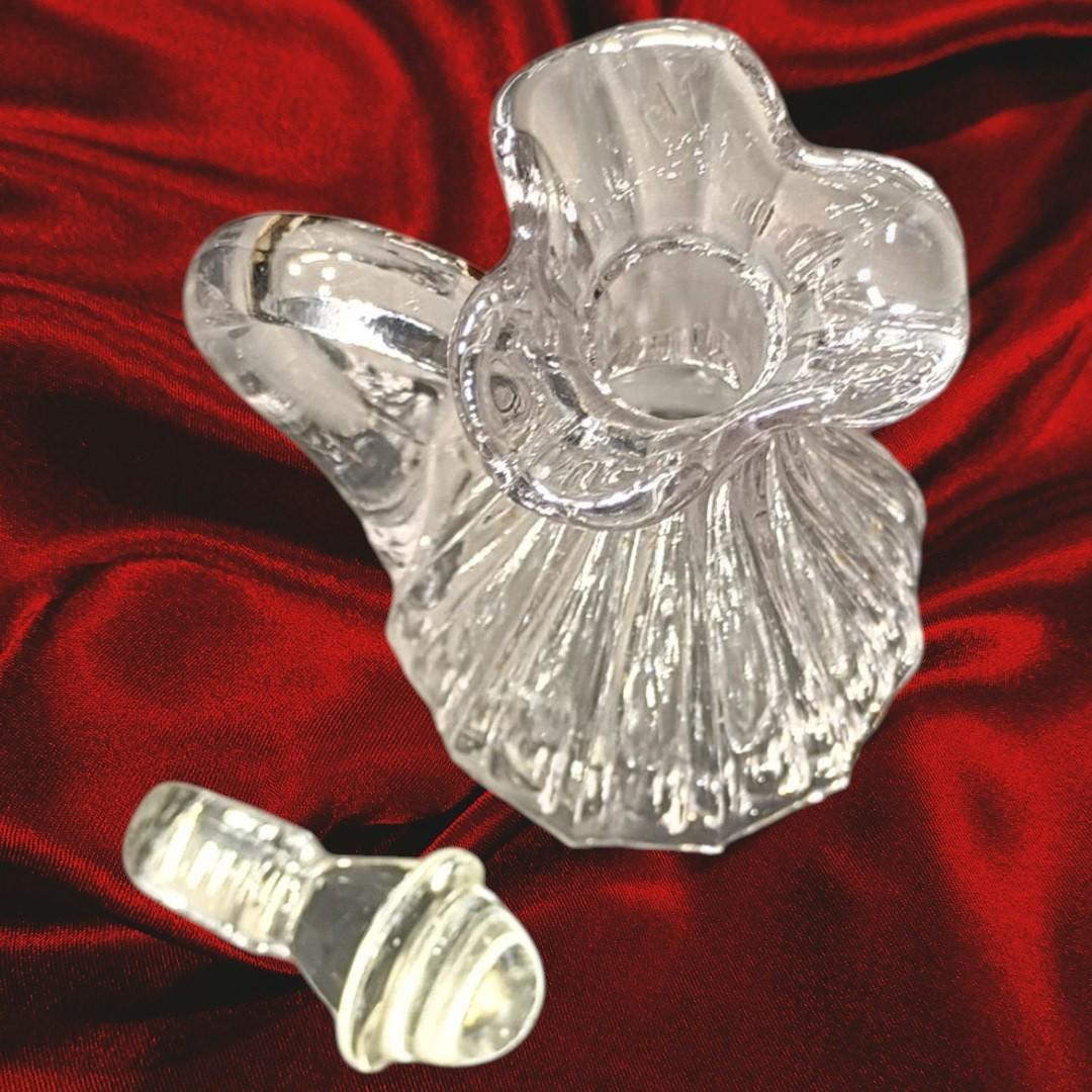 Elegant vintage clear glass cruet with stopper – ribbed design & fluted...