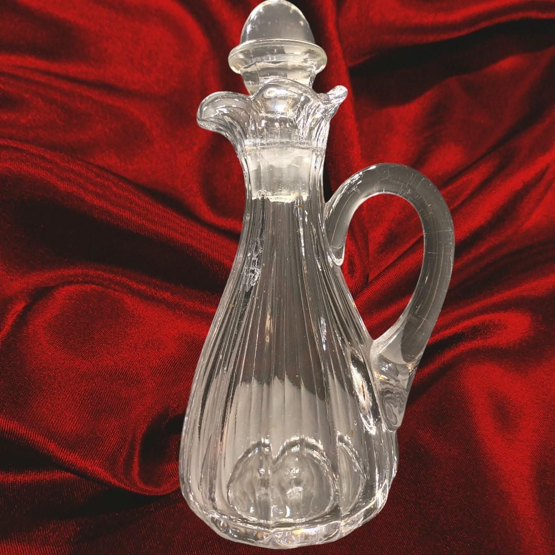 Elegant vintage clear glass cruet with stopper – ribbed design & fluted...