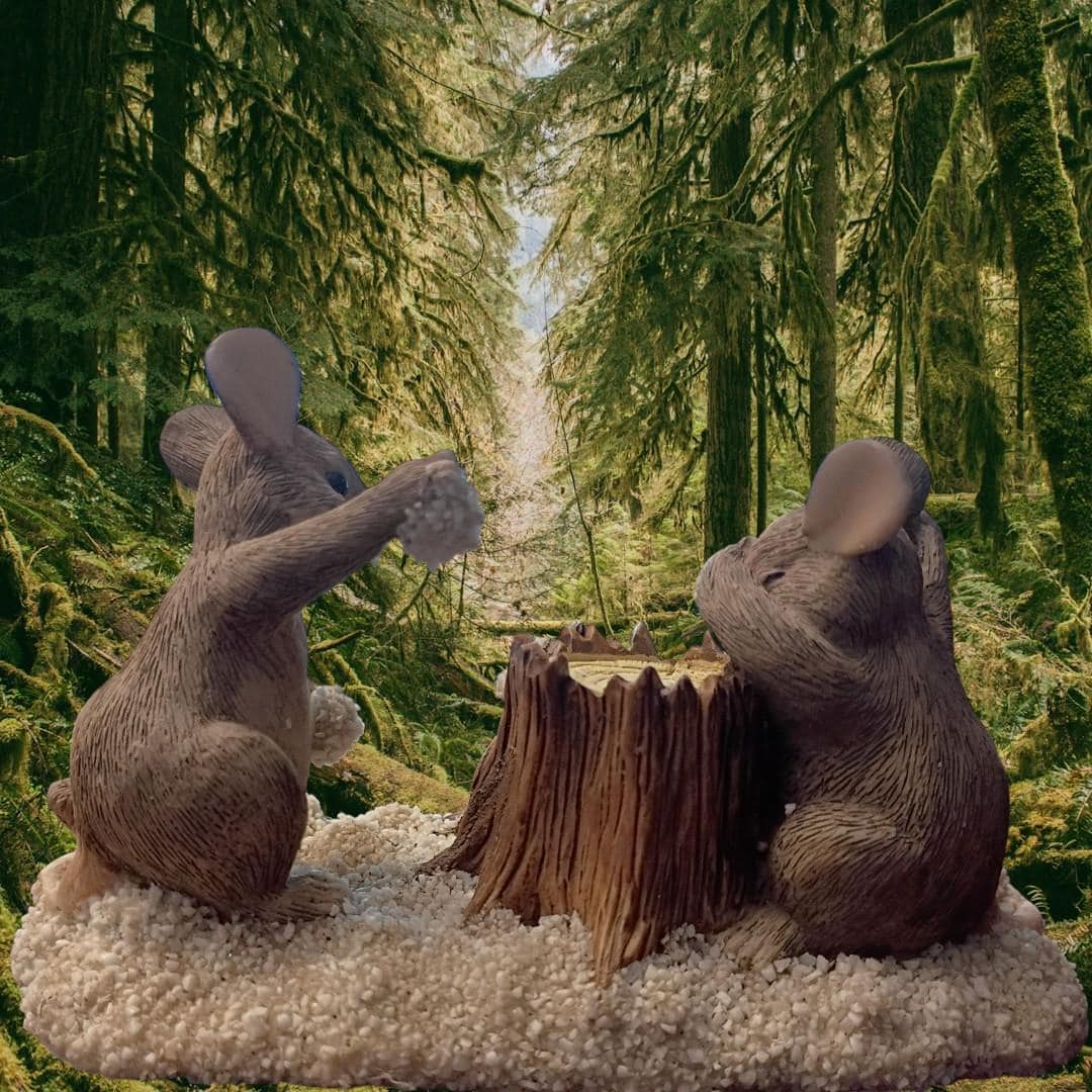 Charming tails “sharing a sweet treat” two mice with tree stump figurine...