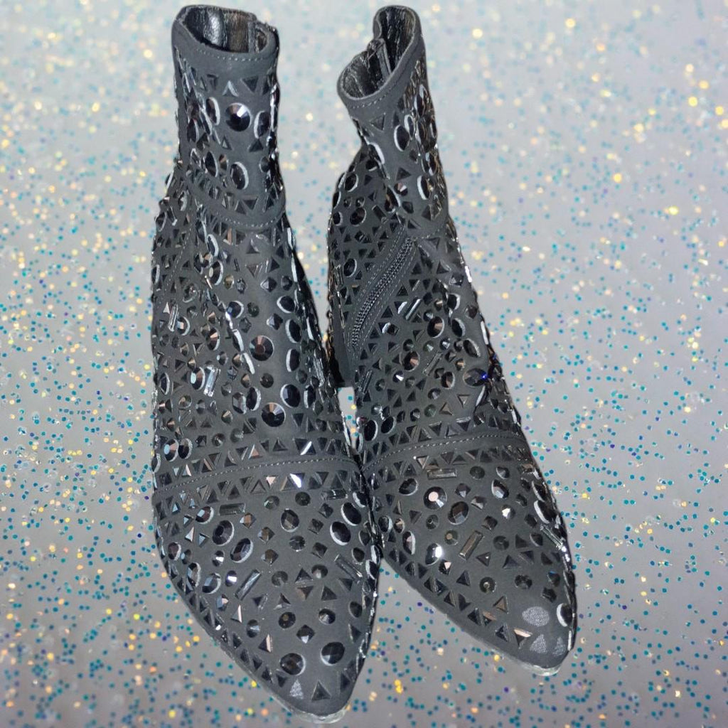 Black cutout rhinestone ankle boots size 8.5 chunky heel zip up forever trendy