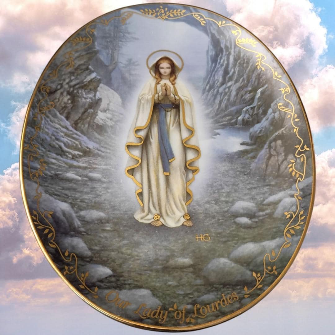 Set of 2 bradford exchange collector plates our lady of lourdes & medjugorje...