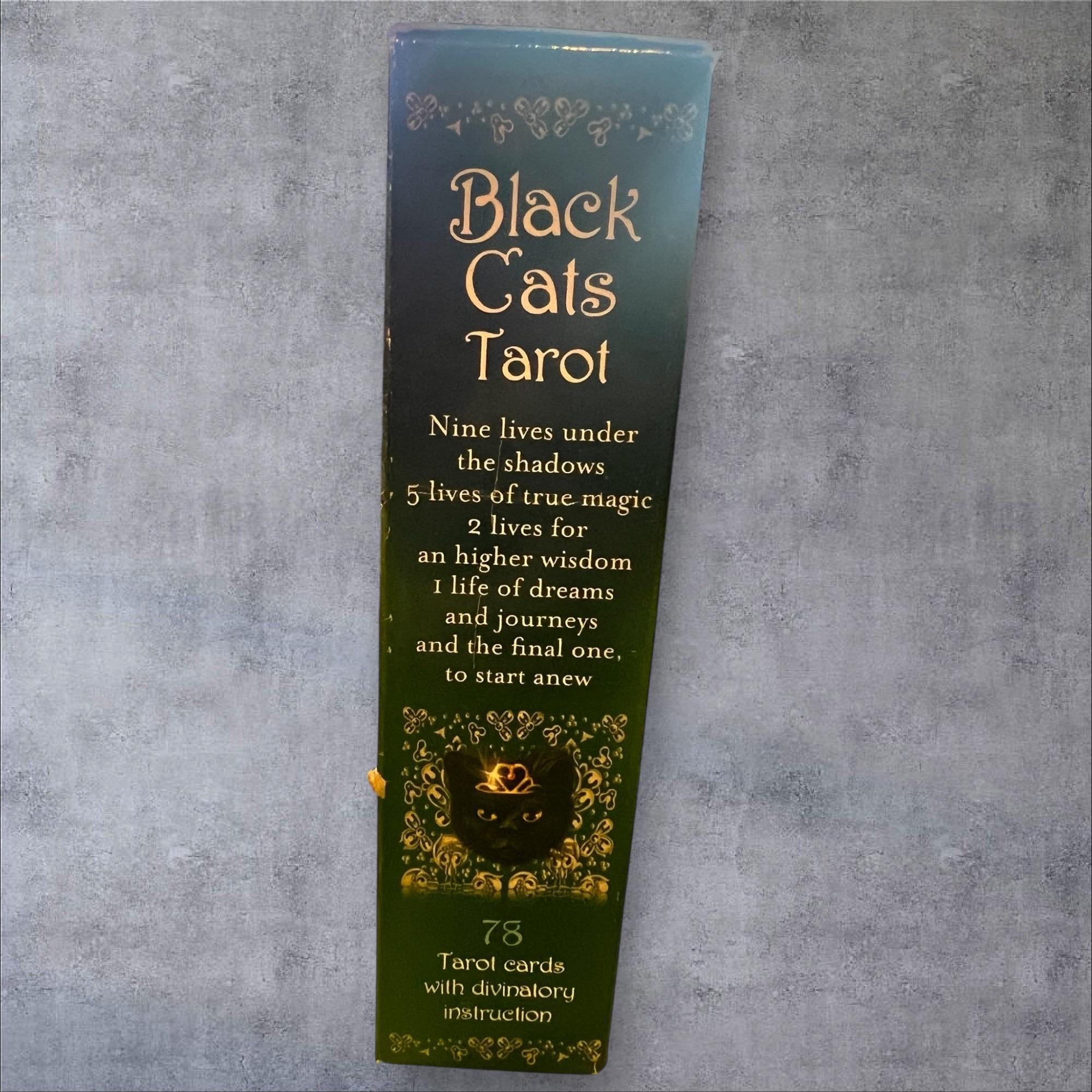 Black cats tarot deck – 78 cards + guidebook – lo scarabeo – mystical cat divination made in italy