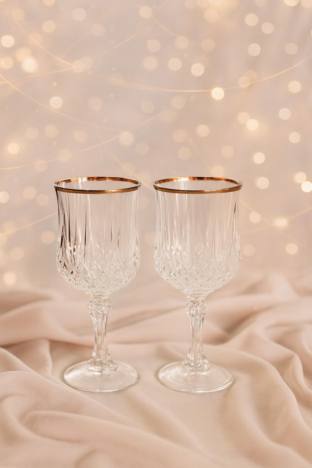 Set of 2 vintage crystal wine glasses gold rim – 6.5” tall x 2.5” wide...