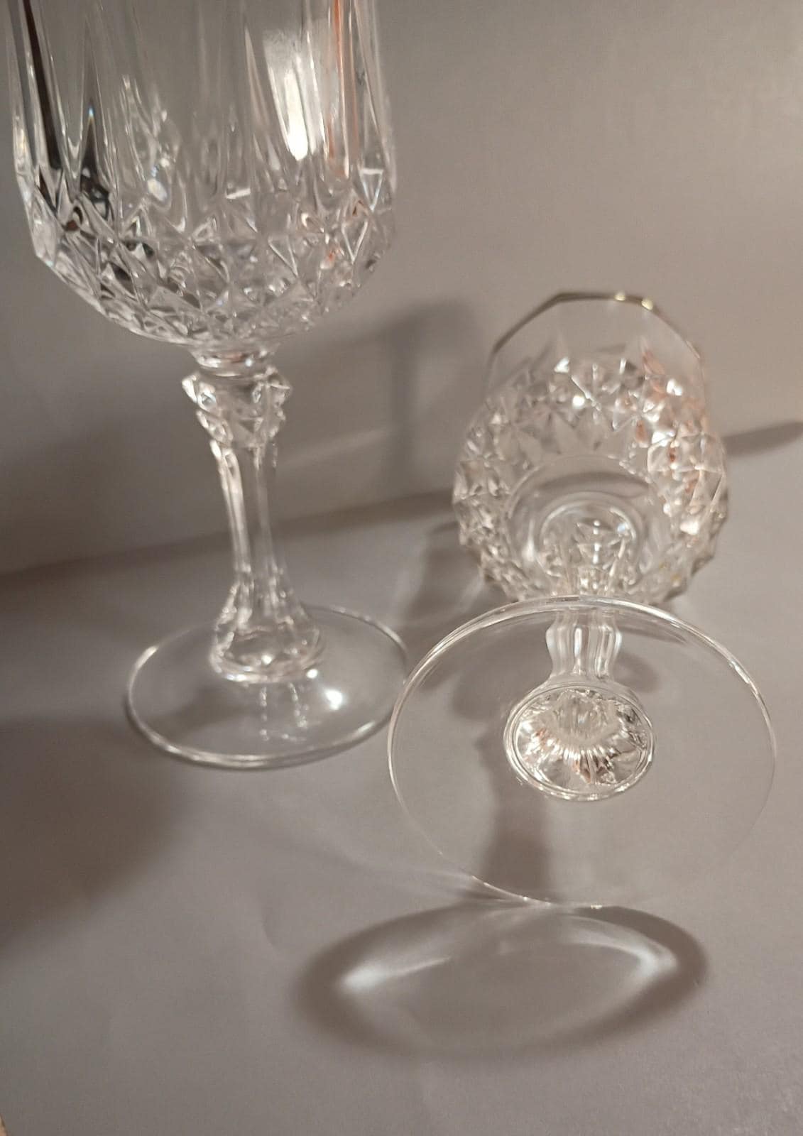 Set of 2 vintage crystal wine glasses gold rim – 6.5” tall x 2.5” wide...