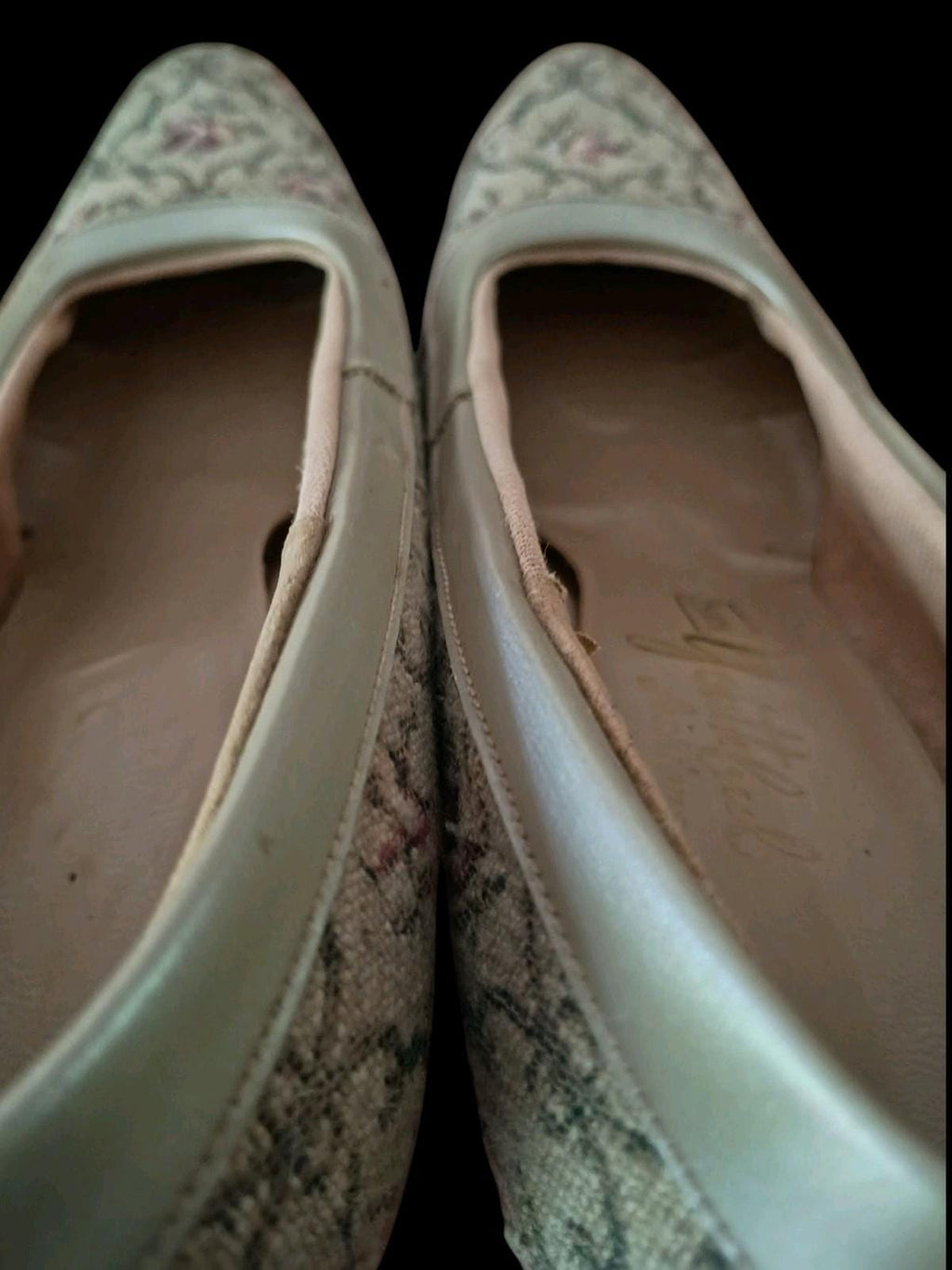 Sears young fashions women’s tapestry heels size 8 – retro floral pumps classic