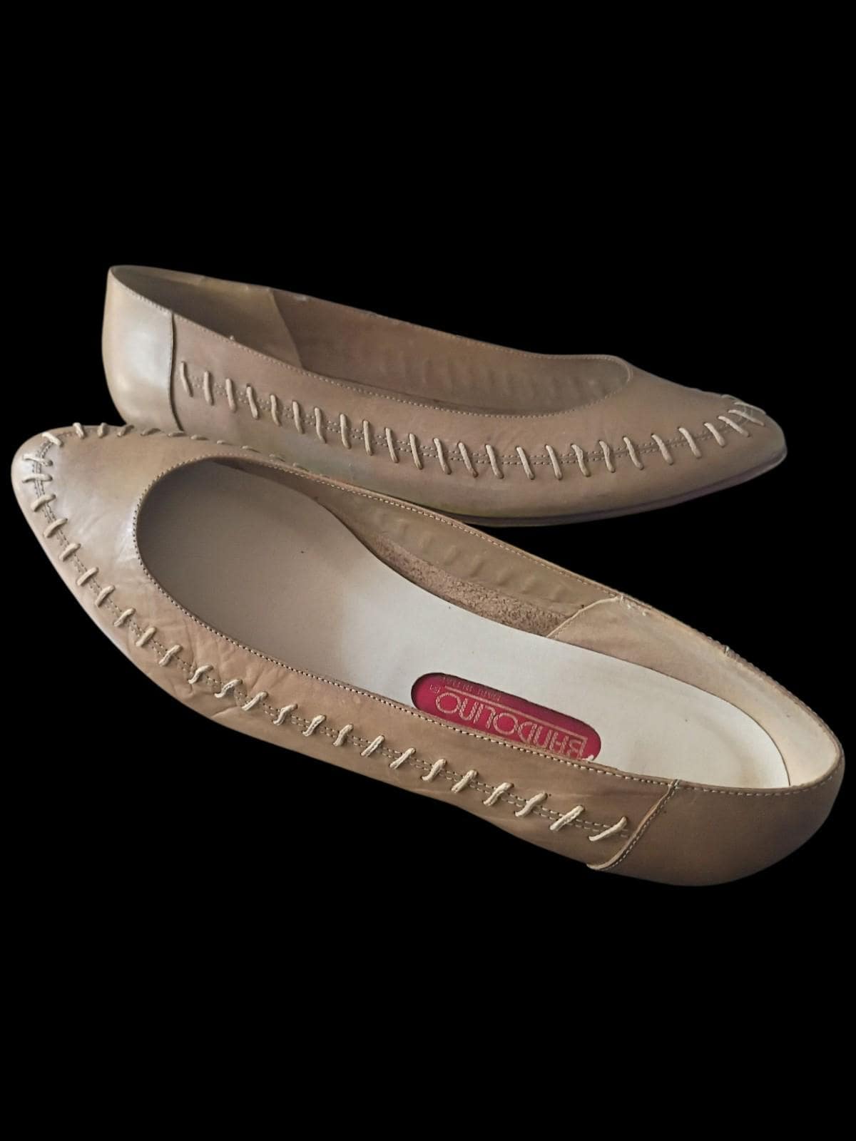 Bandolino women’s leather flats 7.5 beige tan slip on loafers made in...