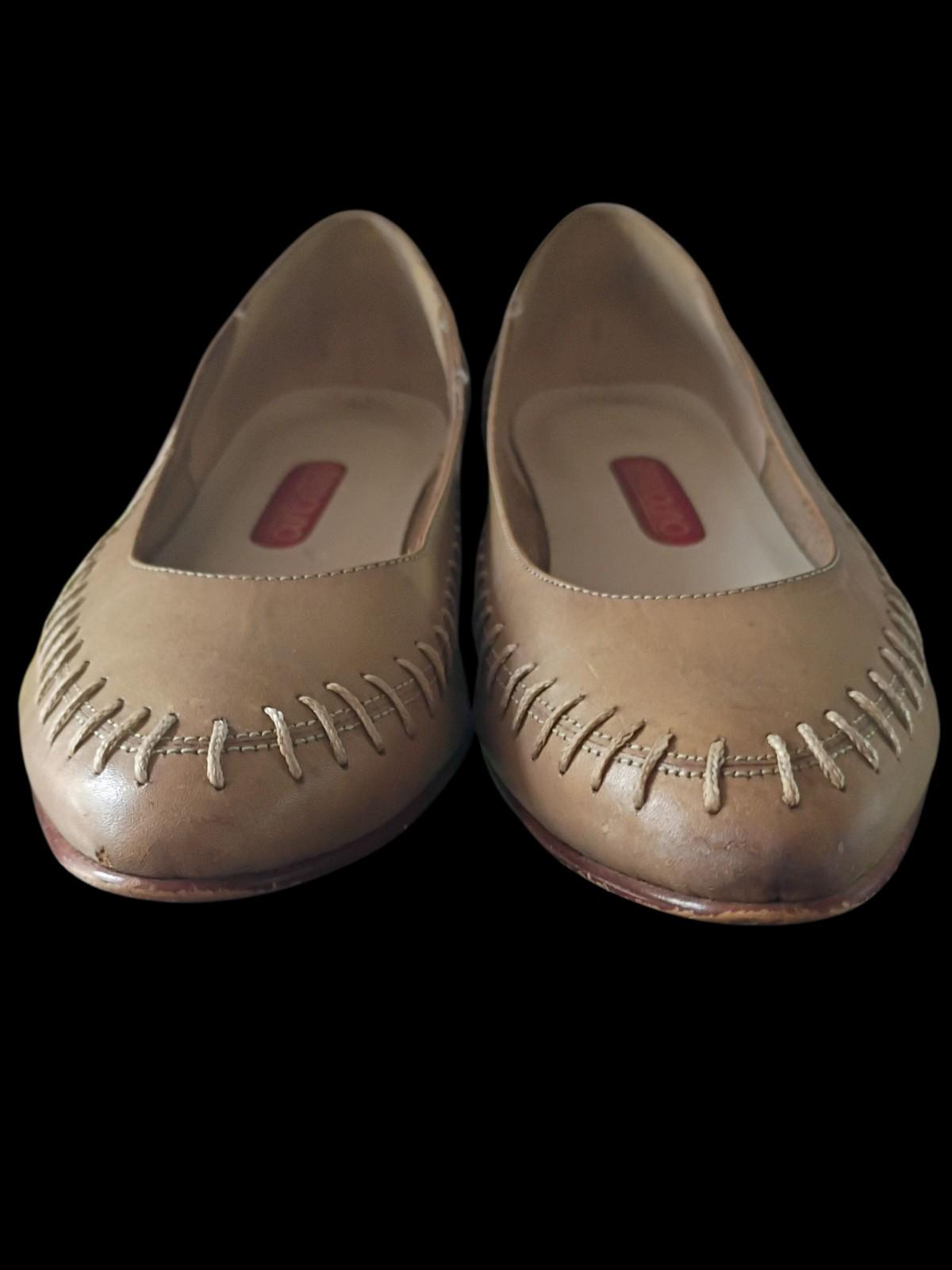 Bandolino women’s leather flats 7.5 beige tan slip on loafers made in...