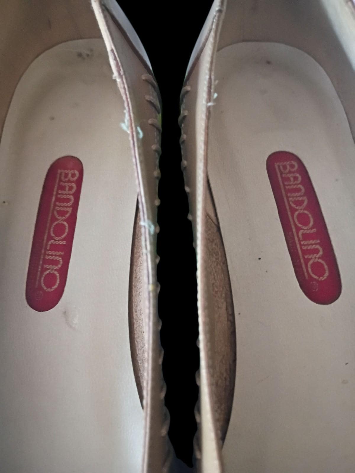 Bandolino women’s leather flats 7.5 beige tan slip on loafers made in...