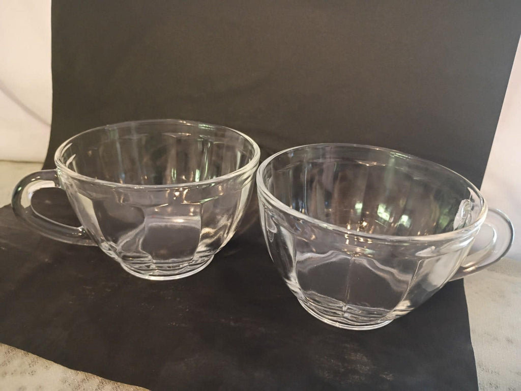 Set of 2 vintage clear glass coffee mugs – lightweight pressed glass tea cups –