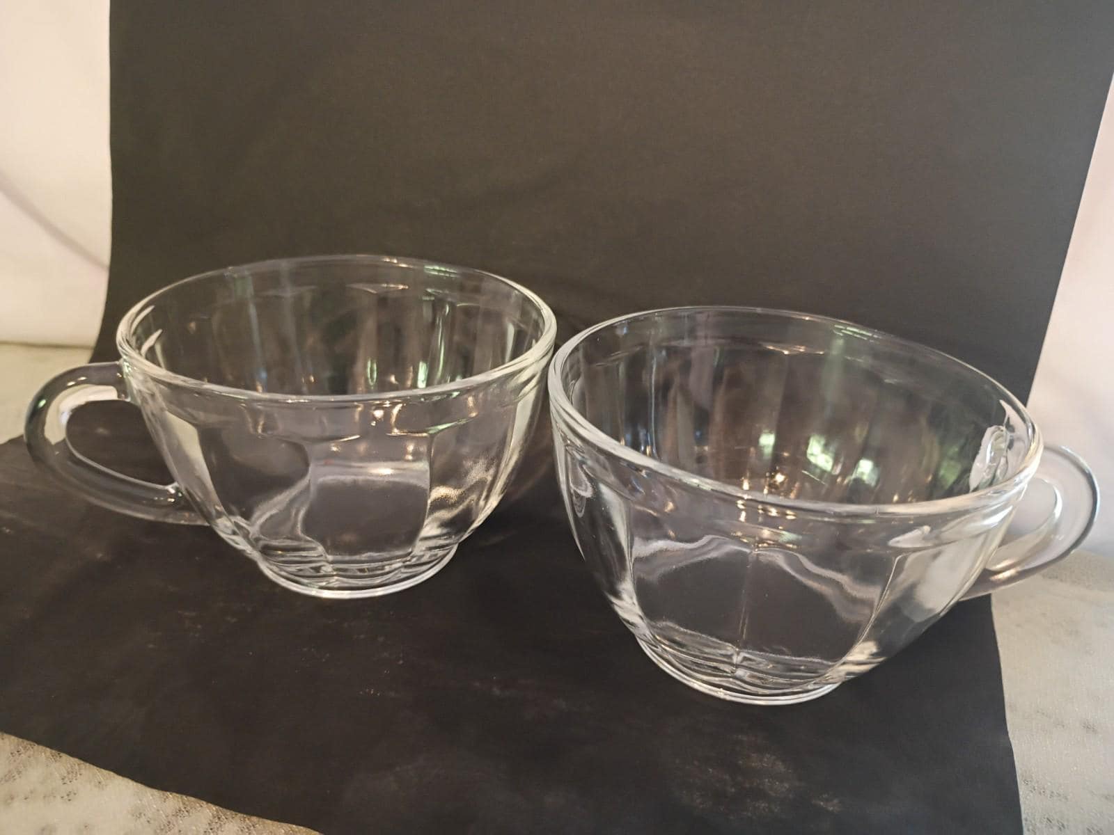 Set of 2 vintage clear glass coffee mugs – lightweight pressed glass tea cups –