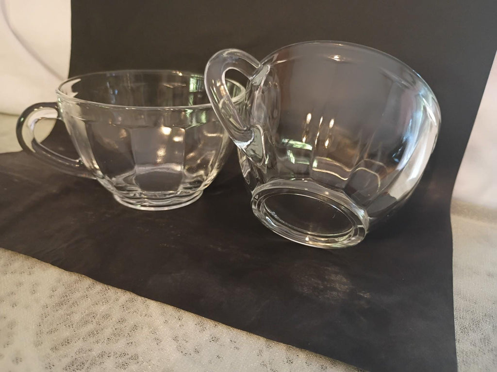Set of 2 vintage clear glass coffee mugs – lightweight pressed glass tea cups –