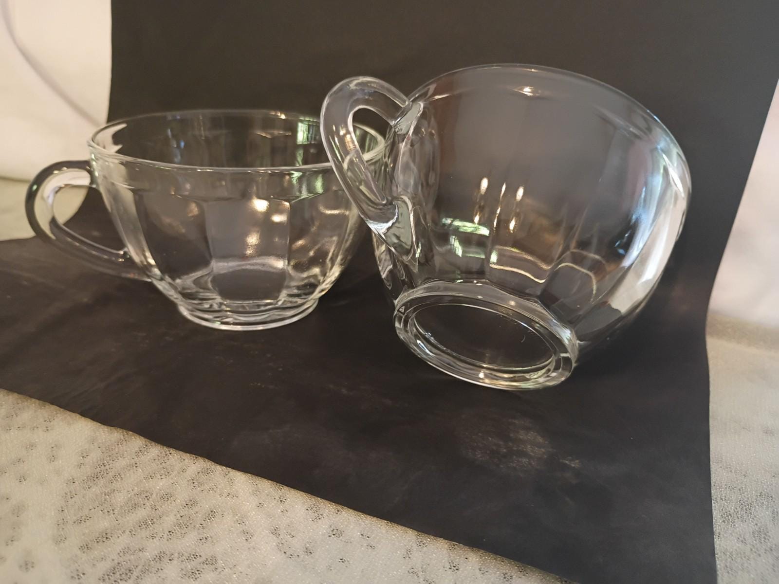 Set of 2 vintage clear glass coffee mugs – lightweight pressed glass tea cups –