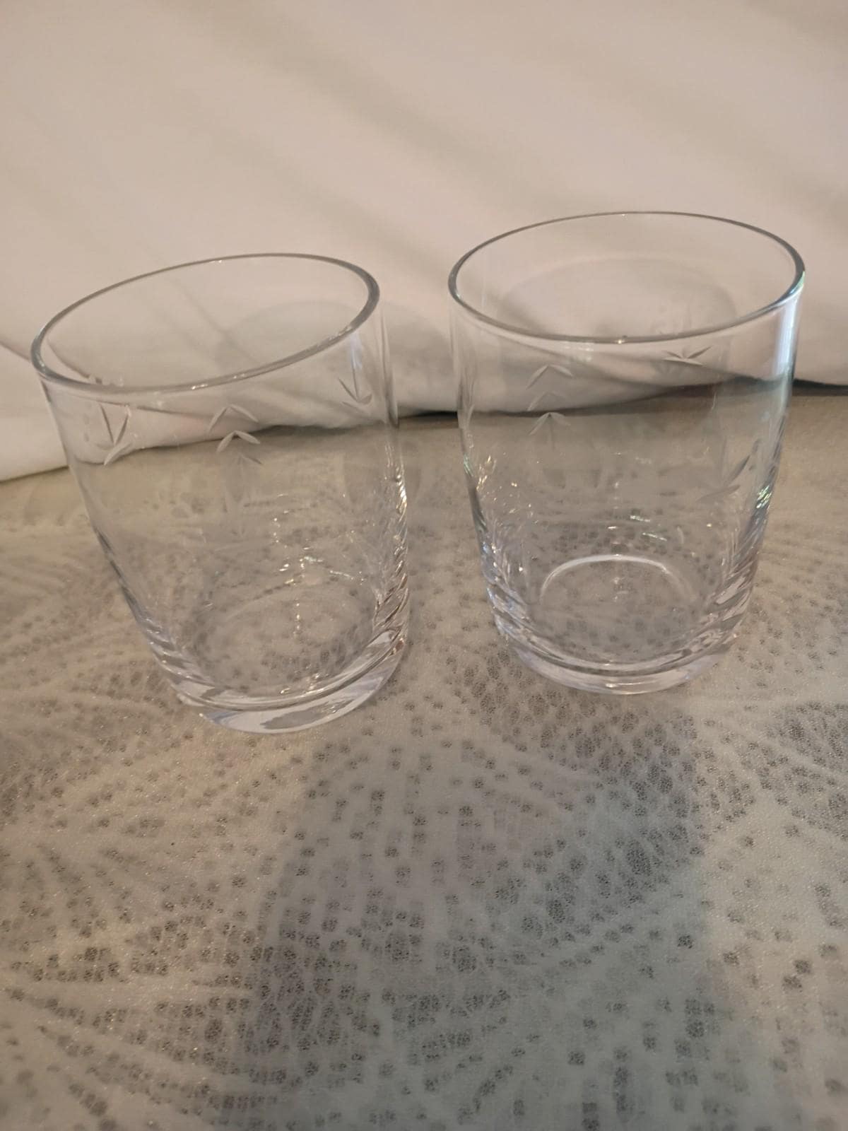 Set of 2 vintage etched glass tumblers – 4.5" tall x 3.5" wide – clear...