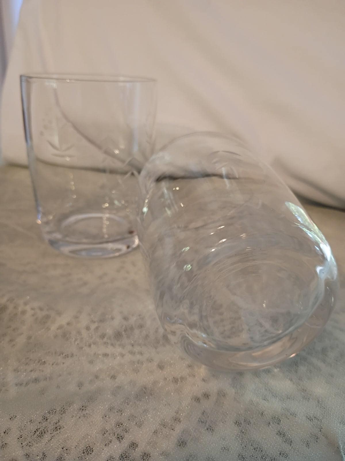Set of 2 vintage etched glass tumblers – 4.5" tall x 3.5" wide – clear...