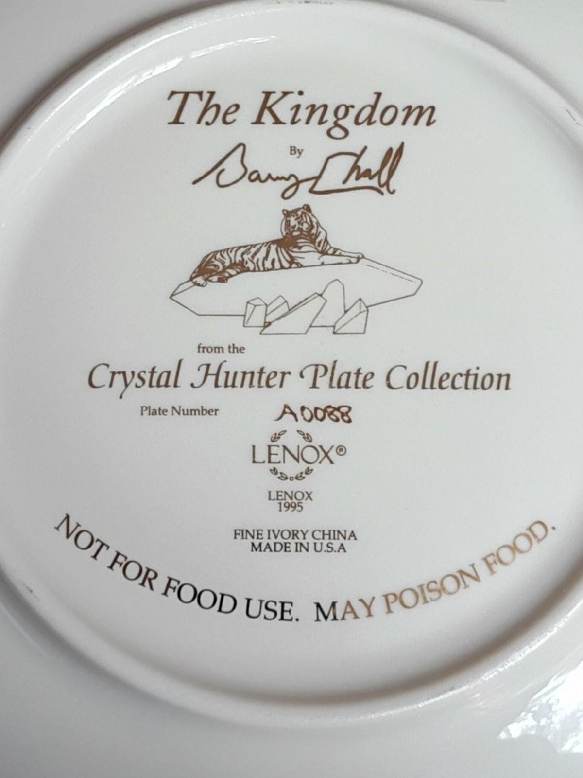 Lenox 1995 “the kingdom” barry chall crystal hunter plate collection fine ivory